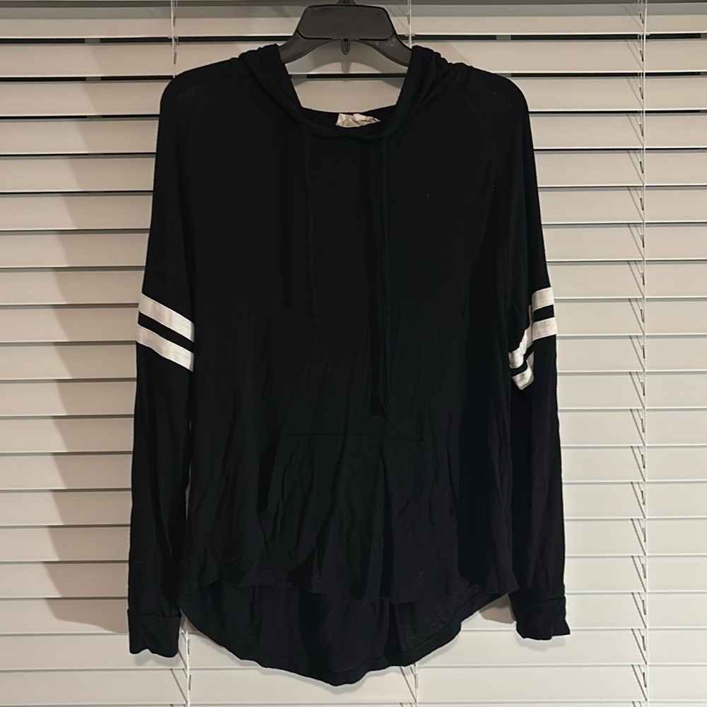 Medium casual black pull over